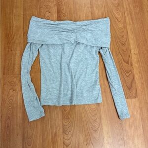 Aritzia Babaton Off-Shoulder Long Sleeve Top in Light Gray